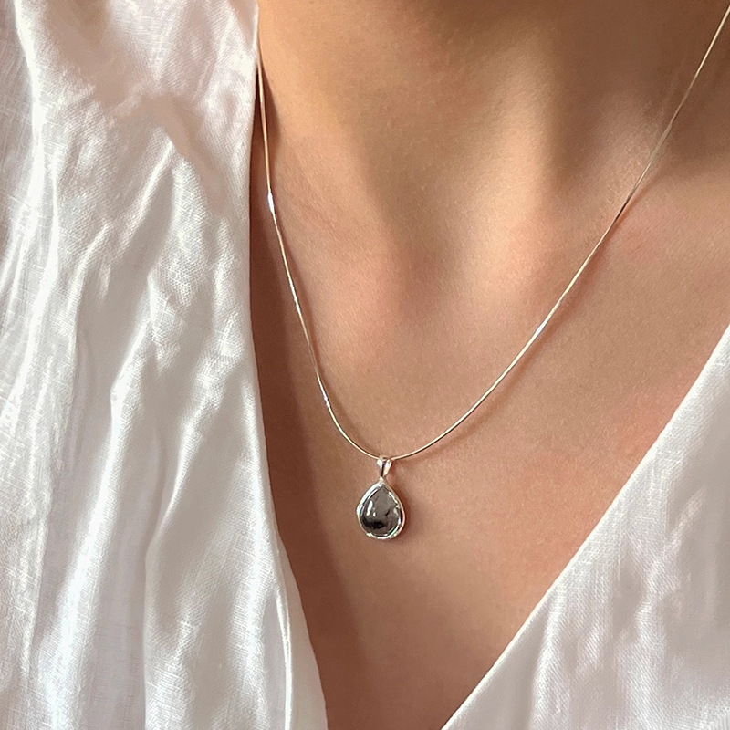 silver 92.5 black tear necklace